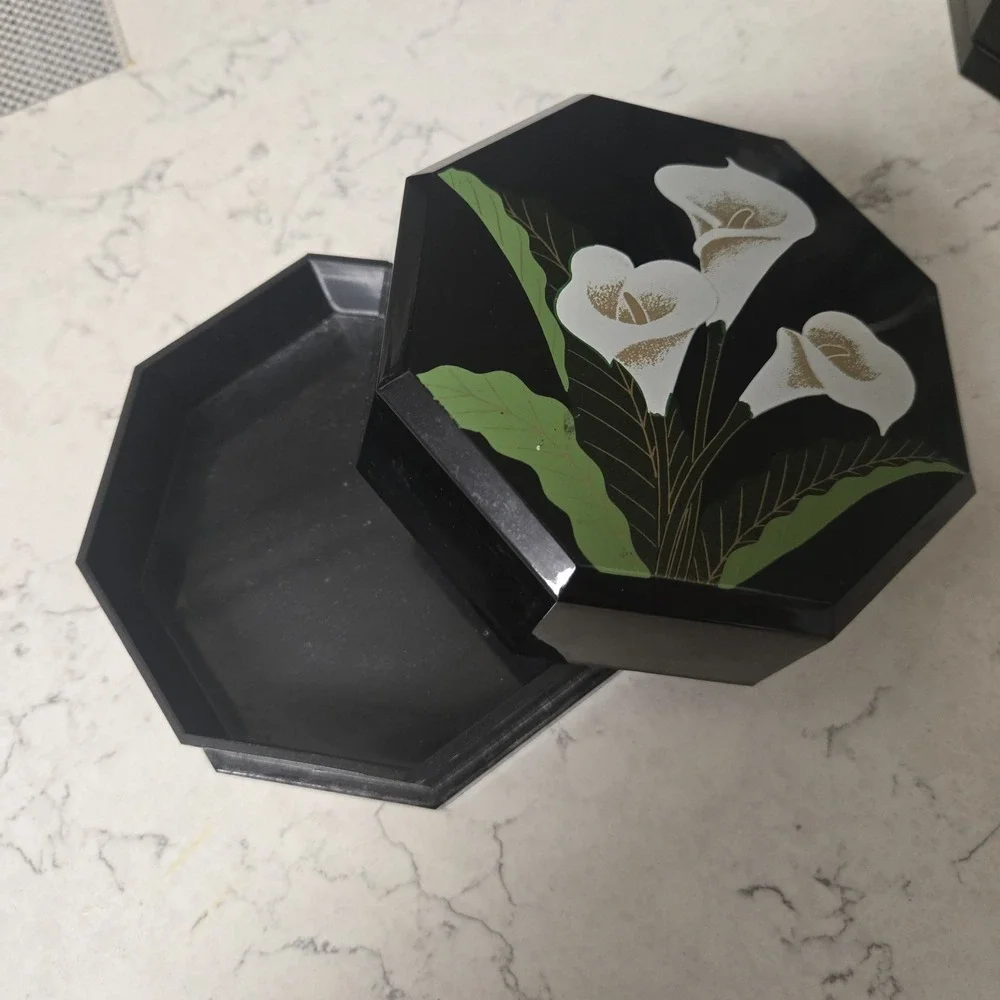Vtg Trio of Lacquer Ware Nesting Trinket Boxes Hand Painted Calla Lilies Japan
